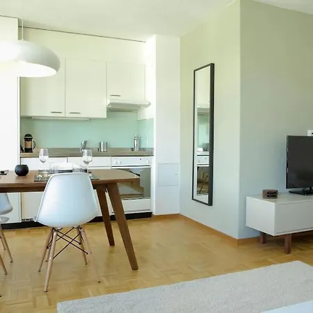 Cozy In The Centre - Art 13 *