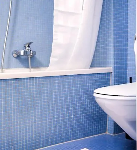 Cozy In The Centre - Art 13 Apartment *